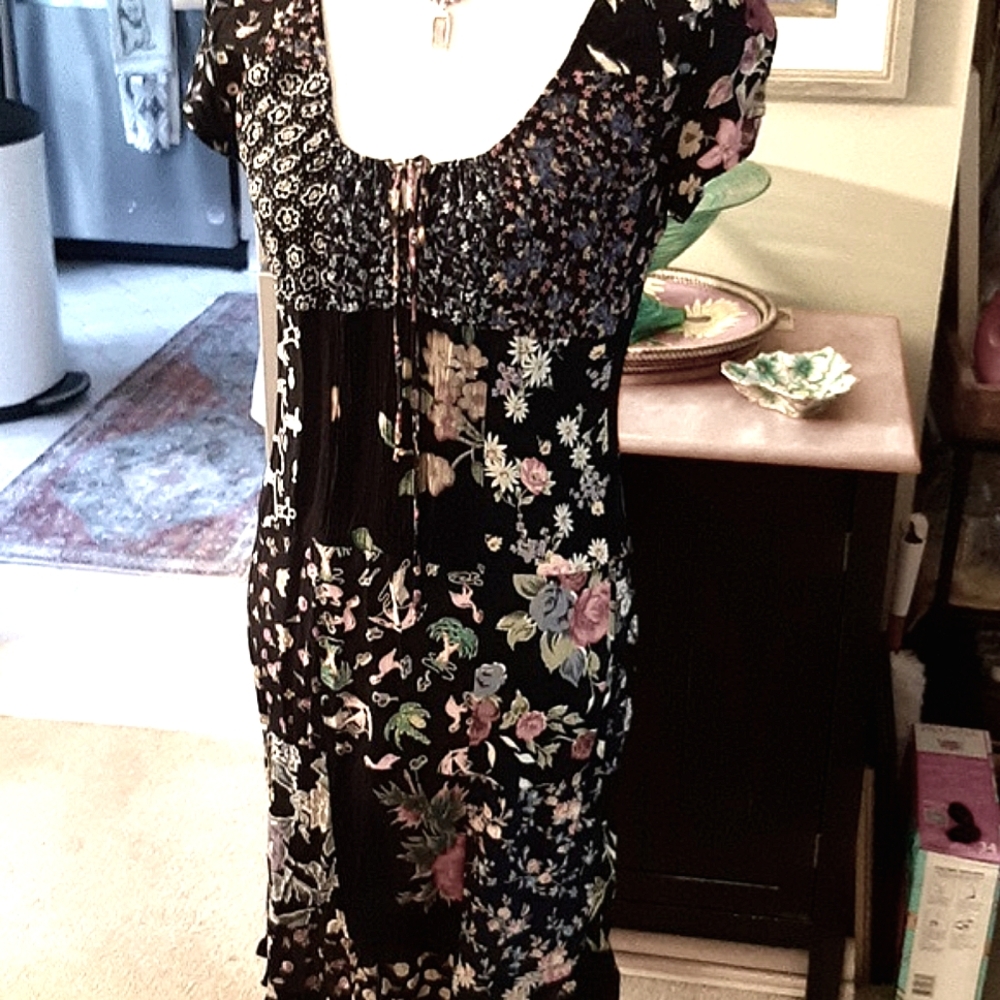 Boho style scoop neck dress Size S